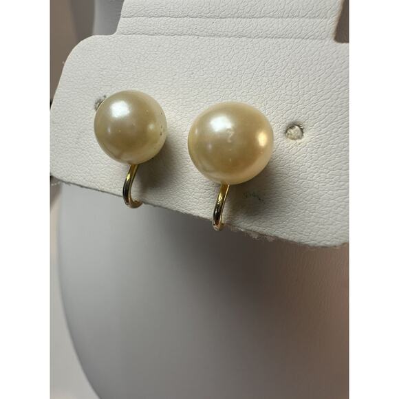 Vintage Faux Pearl Stud Earrings Classic Round Silver Tone Elegant - Picture 3 of 7